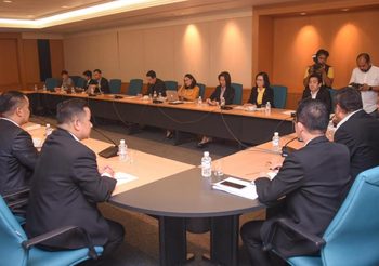 7 พรรคฝ่ายค้าน แถลงหลังการหารือ เร่งแก้ไขรัฐธรรมนูญ
