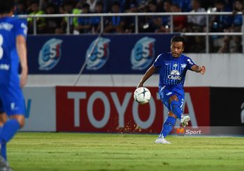 รวมภาพ ดัสกร ยังไหว! ประเดิมตัวจริงเปิดบ้านรับสุพรรณฯ