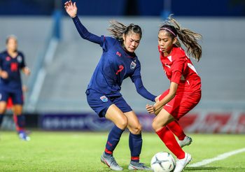 “วิลัยพร” แฮตทริก! ฟุตบอลหญิงทีมชาติไทย ดุทุบ สิงคโปร์ 8-0 ประเดิมศึกชิงแชมป์อาเซียน