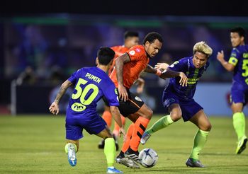 “วิลเลี่ยม” เบิ้ล! สิงห์เชียงรายขอลุ้นแชมป์บุกถล่ม เขี้ยวสมุทร 3-0