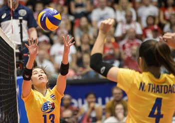 สู้กันมันส์! ลูกยางสาวไทย พ่าย โปแลนด์ หวิว 2-3 เซต ศึกคัดโอลิมปิก