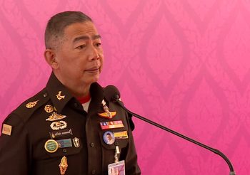 ผบ.ทบ. ซัด พรรคตั้งใหม่สร้างข่าวเท็จทำคนชังกองทัพ ด้าน อนาคตใหม่ โต้ไม่จริง