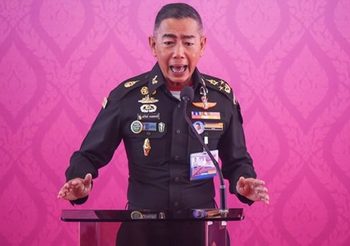 ‘บิ๊กแดง’ หลบสื่อ เลี่ยงตอบปมร้อนการเมือง