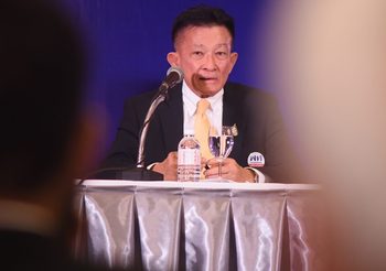 โปรดเกล้าฯ แต่งตั้ง สมพงษ์ อมรวิวัฒน์ หน.พรรคเพื่อไทย เป็นผู้นำฝ่ายค้าน
