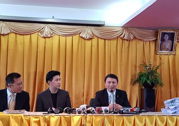 หนุ่ม กรรชัย – ทนายเดชา เป็นตัวแทนครอบครัว แพรวา นำเงินชดใช้ครอบครัวเหยื่อแล้ว