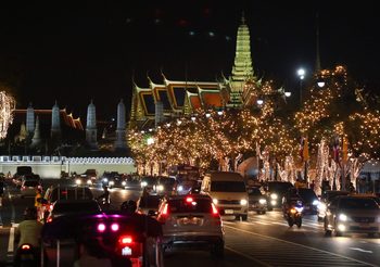 ปภ. ชี้การปรับแต่งไฟรถยนต์ เสี่ยงเกิดอุบัติเหตุบนท้องถนน