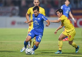 ฉลามชล ซด น้ำมันพลังเพลิง 3-0 ! ขยับที่ 7 ศึกไทยลีก2019นัดตกค้าง