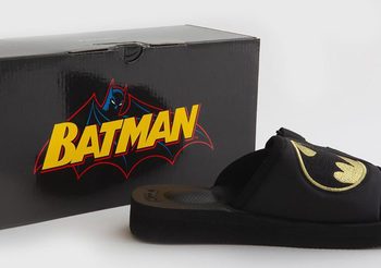 Suicoke ปล่อยรองเท้าแตะคอลเลคชั่นพิเศษ ฉลองครอบ 80 ปีให้กับ Batman