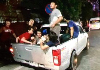 คลิปนาที กระบะ นศ.อาชีวะ ประสบอุบัติ เสียชีวิต 13 ศพ – อัปเดตรายชื่อ