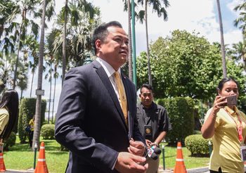 ‘อนุทิน’ สั่ง สธ.รับมือสถานการณ์น้ำที่อุบลฯ ย้ำตามข่าวตลอด 24 ชั่วโมง