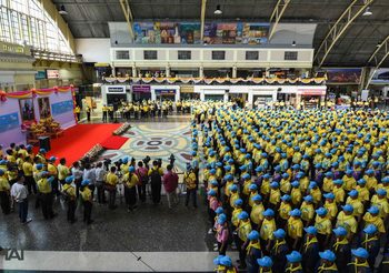 ‘วิษณุ’ นำทีมจิตอาสาฯ ทำความสะอาดปรับปรุงภูมิทัศน์รอบหัวลำโพง