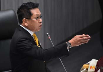 ‘จิรายุ’ ประท้วงเดือด ประธานปล่อยให้ฝ่ายรัฐบาลขุดเรื่องเก่าโจมตีฝ่ายค้าน