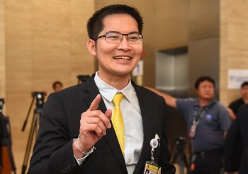 มงคลกิตติ์ เสนอเปิดบ่อนคาสิโน ทั้งบ่อนจริง บ่อนออนไลน์ – เก็บภาษีพริตตี้