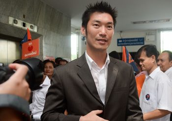 ‘ธนาธร’ ฟังคำสั่งคดีปมวิจารณ์ คสช. ไม่กังวลอดีตผู้สมัคร ส.ส.อนค. แห่ลาออก
