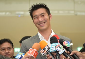 ธนาธร ทวิตขอโทษ ทักษิณ หลังพาดพิงในชั้นศาล