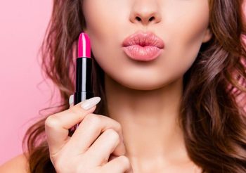 How To 8 วิธีทำให้ริมฝีปากดูอวบอิ่ม เซ็กซี่ มีเสน่ห์น่าจุ๊บ