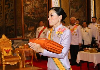 โปรดเกล้าฯ’พระราชินี’ เสด็จฯ แทนพระองค์ถวายผ้าพระกฐิน ยังพระอารามหลวง