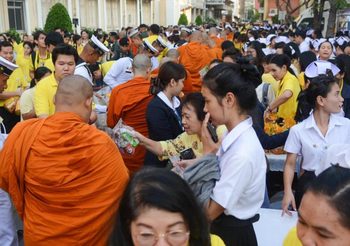 รพ.ศิริราช น้อมรำลึกเนื่องในวันคล้ายวันสวรรคต “ศิระกรานพระภูบาลนวมิทร์”