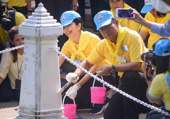 นายกฯ นำคณะรัฐมนตรี-ปชช.จิตอาสา ปรับภูมิทัศน์ริมแม่น้ำเจ้าพระยา