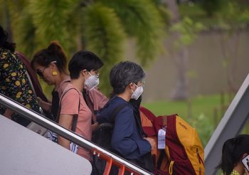คนกรุงห่วงสุขภาพ สวมหน้ากากกันฝุ่น แม้ PM2.5 แนวโน้มลดลง