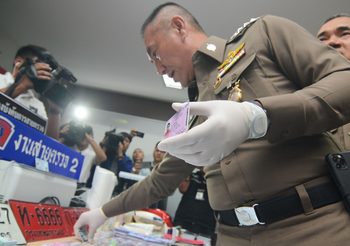 191 โชว์รวบ​เครือข่ายยานรก ยึดปืน-ยาบ้า 3.1 แสนเม็ด