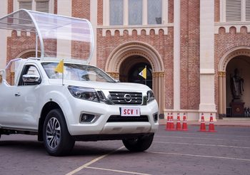 เปิดภาพ Popemobile ยานพาหนะของสมเด็จพระสันตะปาปาฟรังซิส