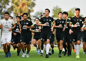 ฉลามชล รวมพลแล้ว! เล็งเสริมแข้งต่างชาติ 3-4 ราย