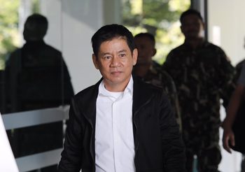 ‘ชัยวัฒน์’ รายงานตัวศาลทุจริตฯ ลุ้นถอนประกันหรือเพิ่มเงื่อนไข