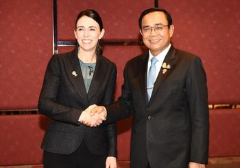 ประยุทธ์ ขอ นายกฯนิวซีแลนด์ พิจารณายกเว้นวีซ่าให้นักท่องเที่ยวไทย