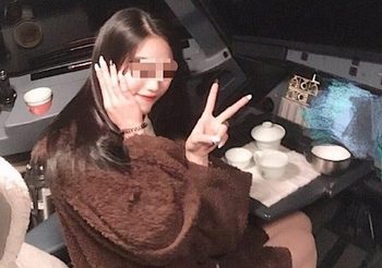 กัปตันจีนถูกสั่งห้ามบินตลอดชีวิต หลังว่อนภาพสาวเก๊กท่าถ่ายรูปในห้องนักบิน
