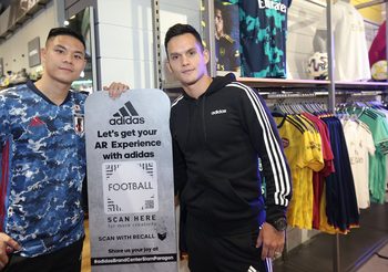 นฤบดินทร์, มิก้า ร่วมทัพสตาร์สายสปอร์ตเปิด อาดิดาส แบรนด์ เซ็นเตอร์ สยามพารากอน