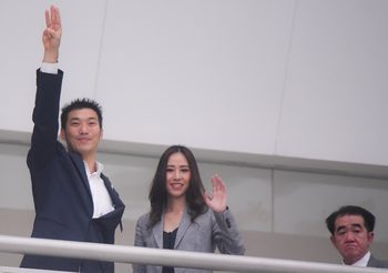 ธนาธร “ขอบคุณทุกกำลังแรงใจ ขอเดินหน้าต่อไปด้วยกัน”