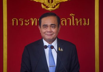 บิ๊กตู่ ห่วงคนตกงาน แนะเรียนตรงสาย ด้าน ก.แรงงาน ย้ำไทยยันไม่ถึงขั้นไม่มีงาน
