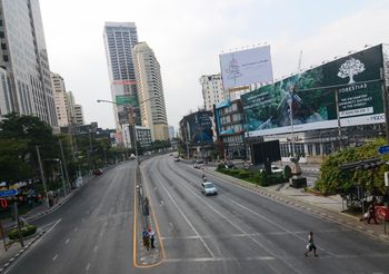 [ประมวลภาพ] กรุงเทพถนนโล่ง หลังคนแห่เดินทางออกต่างจังหวัด