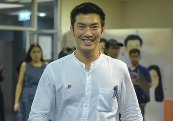 ‘ธนาธร’ ปัดตอบปลุกมวลชนลงถนน ชี้ประชาชนคิดเองได้