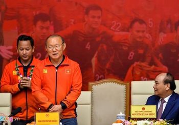 ผู้นำเวียดนามต้อบรับ2ทองซีเกมส์​ โค้ชปาร์ค​ได้รถคันที่5
