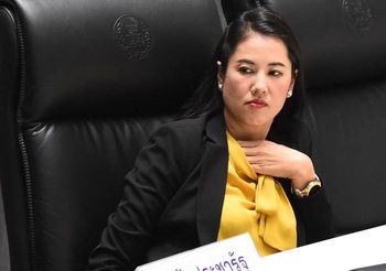 ปารีณา ส่งคนมอบเอกสาร คืนที่ดินฟาร์มไก่แล้ว