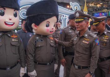 ตร.ท่องเที่ยว ปล่อยแถว จนท. อำนวยความสะดวก ปชช. ช่วงเทศกาลปีใหม่