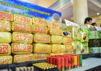 ตร.แถลงจับคดียาเสพติด ยึดยาบ้ากว่า 1 ล้านเม็ด – ยาไอซ์จำนวนมาก