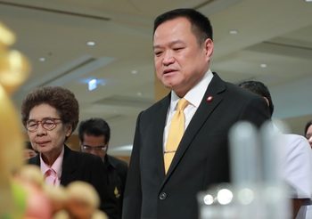 “อนุทิน” ตั้งเป้าปี 63 เปิดคลินิกกัญชาแผนไทย ทุกจังหวัด!!