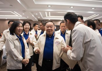 บิ๊กป้อม นั่งหัวโต๊ะประชุม ส.ส.พลังประชารัฐ ย้ำ ยังไม่มีปรับ ครม.