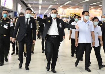 บิ๊กตู่ บุกสุวรรณภูมิ ตรวจด่านควบคุมโรค ป้องไวรัสโคโรนา