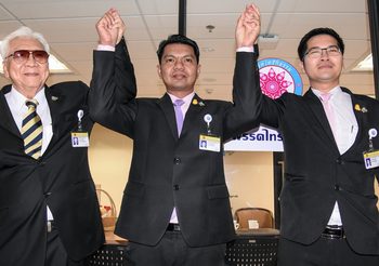 “มงคลกิตติ์” ยืดอกรับส่งข้อมูลให้ฝ่ายค้านซักฟอกรัฐบาล
