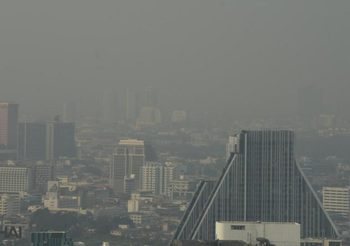 ภาพสุดสะพรึง! ฝุ่น PM 2.5 ปกคลุมทั่วกรุง