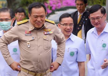 อนุทิน อุบสถานที่กักตัวคนไทย หลังรับตัวกลับจากอู่ฮั่น ย้ำไวรัสโคโรนาจะไม่แพร่จากคนกลุ่มนี้