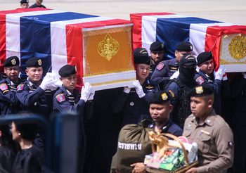 ประมวลภาพ ขบวนเกียรติยศ เคลื่อนร่างตำรวจฮีโร่ พลีชีพในเหตุกราดยิงโคราช