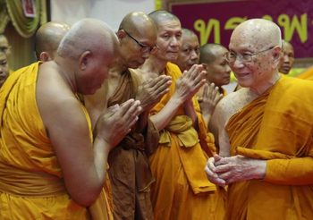 สมเด็จพระสังฆราชประทานเงิน จัดซื้อหน้ากากอนามัยแจกพระ ป้องไวรัสโควิด2019