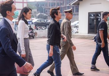ปิยบุตร, ช่อ พรรณิการ์, ทิม-พิธา เข้าพบ ตร. จัดชุมนุมแฟลชม็อบ