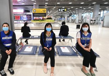 รวมภาพหัวลำโพง-สุวรรณภูมิ จัด Social Distancin ป้องโควิด-19