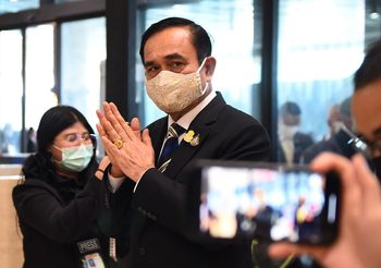 บรรยากาศการประชุมสภา อภิปราย พ.ร.ก. เงินกู้ 3 ฉบับ